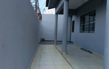 ABIDJAN COCODY : Location maison basse 4 pièces Cité les Figuiers