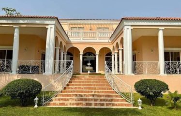 ABIDJAN COCODY : Maison à vendre à cocody riviera golfe 4