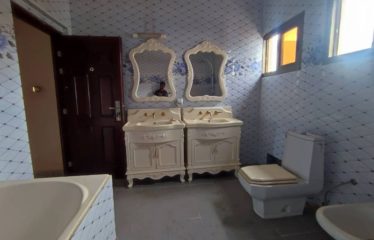 COCODY : Villa de 8 pièces en location
