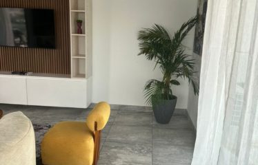 ABIDJAN COCODY : Location Appartement meublé 3 pièces au quatrième étage