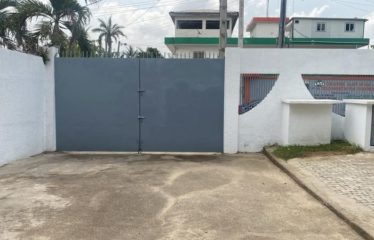 ABIDJAN COCODY : Villa duplex 14 pièces à vendre