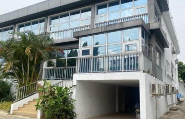 ABIDJAN COCODY : Villa duplex 14 pièces à vendre
