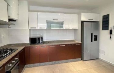 ABIDJAN COCODY : Villa duplex moderne à louer avec piscine
