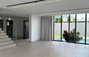 ABIDJAN COCODY : Villa duplex moderne à louer avec piscine