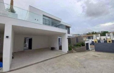 ABIDJAN COCODY : Villa duplex moderne à louer avec piscine