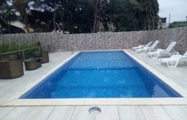 ABIDJAN COCODY : Villa duplex 5 pièces à louer avec piscine commune