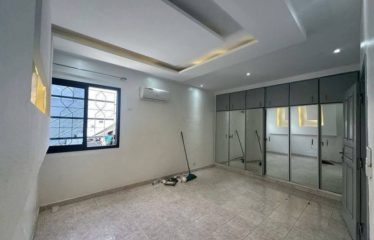 ABIDJAN COCODY : Villa basse de 05 pièces plus une dépendance Riviera cité les coteaux à vendre
