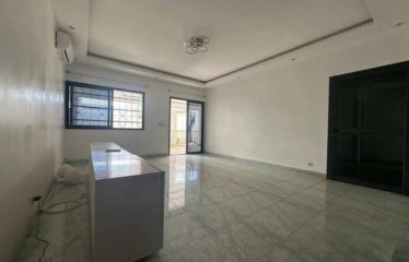 ABIDJAN COCODY : Villa basse de 05 pièces plus une dépendance Riviera cité les coteaux à vendre