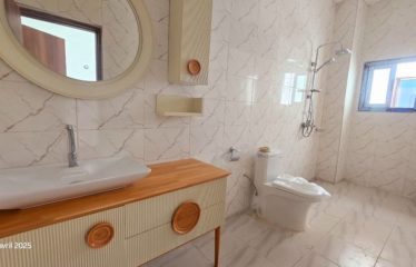ABIDJAN COCODY : Villa triplex RIVIERA 4 N’BADON à vendre