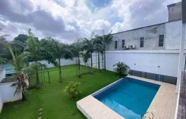 ABIDJAN COCODY : Villa duplex Riviera 4 Zone Mbadon à louer