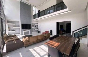 ABIDJAN COCODY : Villa duplex Riviera 4 Zone Mbadon à louer