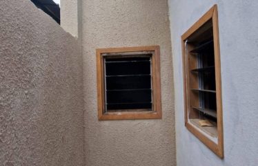 BASSAM MONDOUKOU : Villa 4 pièces à vendre