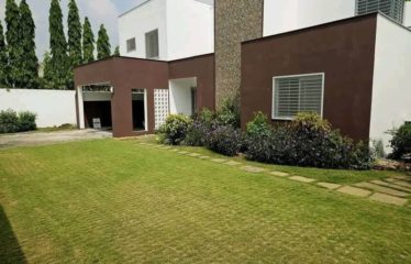 ABIDJAN COCODY : Villa duplex 6 pièces à vendre