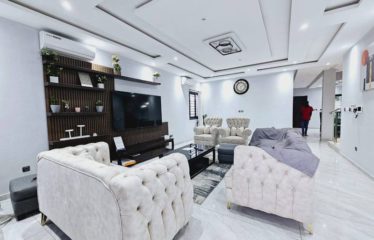 ABIDJAN COCODY : Villa à vendre meublée