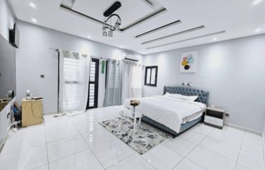 ABIDJAN COCODY : Villa à vendre meublée