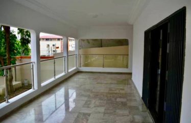 ABIDJAN COCODY : Maison à vendre de 9 chambres et 6 salles de bain