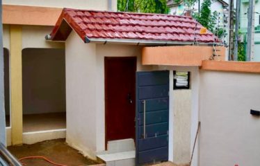 ABIDJAN COCODY : Maison à vendre de 9 chambres et 6 salles de bain