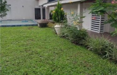 ABIDJAN COCODY : Villa basse moderne à louer avec piscine