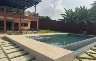 ASSINIE : Villa en vente en bordure de lagune pieds dans l’eau