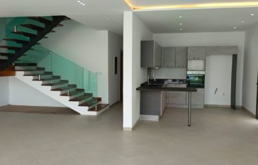 ABIDJAN BINGERVILLE : Vente Maison Duplex de 5 pièces avec piscine