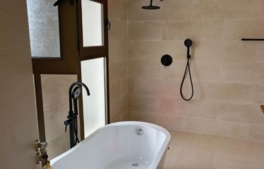 ABIDJAN BINGERVILLE : Vente Maison Duplex de 5 pièces avec piscine