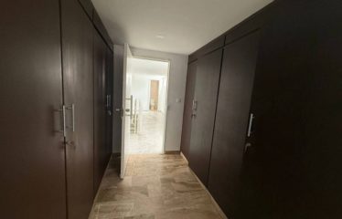 ABIDJAN COCODY : Villa 8 Pièces rénovée à louer Cocody Mermoz