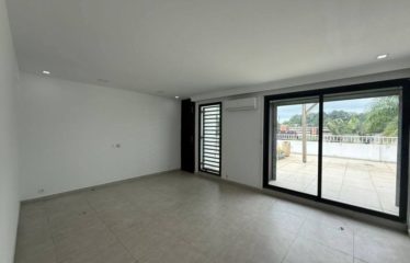ABIDJAN COCODY : Villa 8 Pièces rénovée à louer Cocody Mermoz