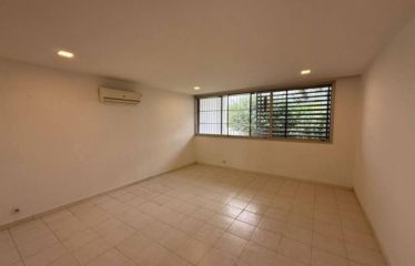 ABIDJAN COCODY : Villa 8 Pièces rénovée à louer Cocody Mermoz