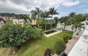 ABIDJAN COCODY : Villa 8 Pièces rénovée à louer Cocody Mermoz