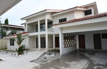 ABIDJAN COCODY : Villa triplex à vendre 7e tranche