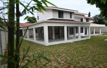ABIDJAN COCODY : Villa triplex à vendre 7e tranche
