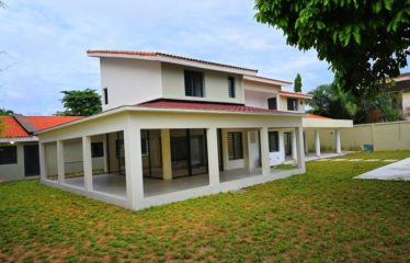 ABIDJAN COCODY : Villa triplex à vendre 7e tranche