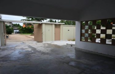 ABIDJAN COCODY : Villa triplex à vendre 7e tranche