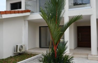 ABIDJAN COCODY : Villa triplex à vendre 7e tranche