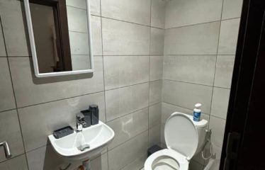 ABIDJAN COCODY : Appartement meublé 3 pièces au quatrième étage à louer