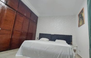 ABIDJAN COCODY : Appartement meublé de 3 pièces à ANGRÉ à louer