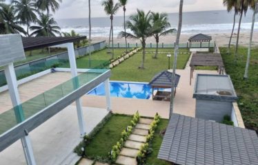 MOHAMÉ : Résidence chalet 12 pièces en bordure de mer à vendre