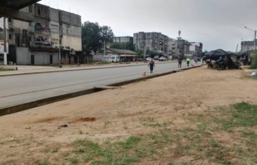 ABIDJAN ABOBO : Terrain en vente 600 m2 – Dokui