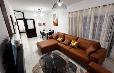 ABIDJAN COCODY : Appartement meublé 4 pièces à louer – Immeuble KINKINE