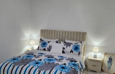 ABIDJAN COCODY : Appartement en résidence 2 pièces meublé à louer
