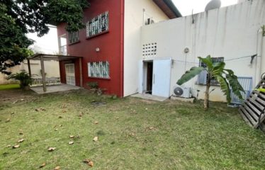 ABIDJAN COCODY : Villa Duplex 6 Pièces avec Piscine & Jardin à louer