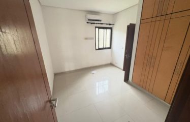 ABIDJAN COCODY : Villa duplex 6 pièces à louer – Riviera Attoban