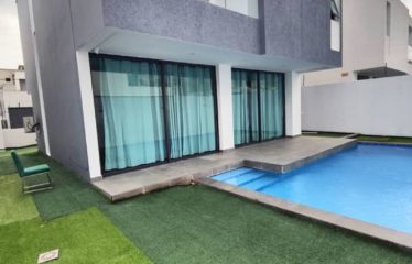 ABIDJAN COCODY : Villa duplex meublée à louer – 5 pièces