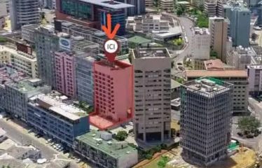 ABIDJAN PLATEEAU : Immeuble R+8 inachevé à vendre