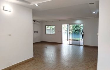 ABIDJAN MARCORY : Villa Basse 4 Pièces à louer Jardin Zone 4