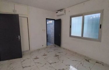 ABIDJAN MARCORY : Villa Basse 4 Pièces à louer Jardin Zone 4