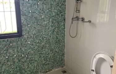 ABIDJAN COCODY : Villa Basse 5 Pièces avec Piscine à louer