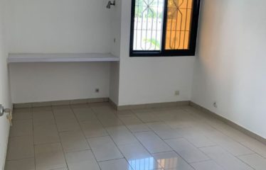 ABIDJAN COCODY : Villa Basse 5 Pièces avec Piscine à louer