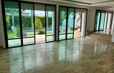 ABIDJAN COCODY : Villa Duplex 8 Pièces rénovée à louer
