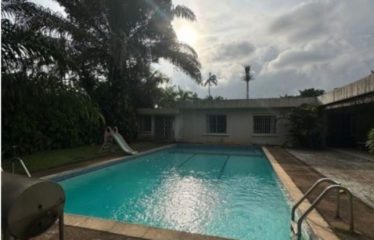 ABIDJAN COCODY : Villa basse 5 pièces avec piscine en location – Riviera Ambassades
